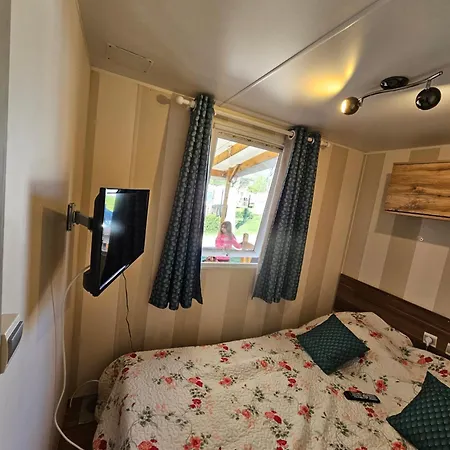 Camping Mobil-home Le Bosc 5 Personnes *