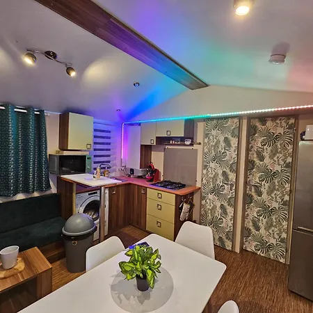 Mobil-home Le Bosc 5 Personnes Camping *